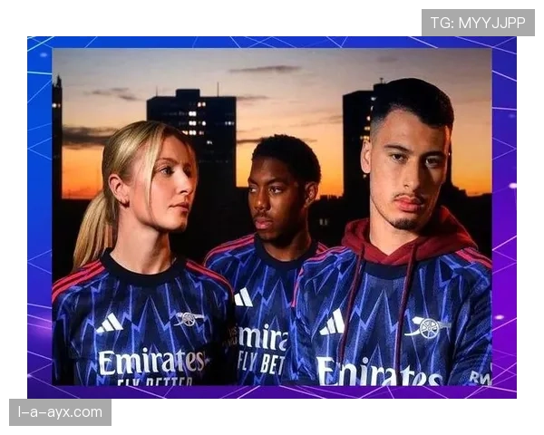 Saka常用装备曝光！阿森纳球星赛场之外的潮流搭配引发球迷热议