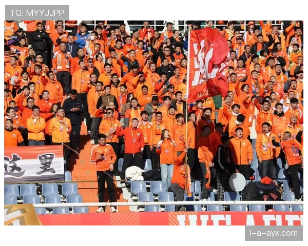 山东泰山掀起橙色风暴，全队士气高涨誓夺胜利