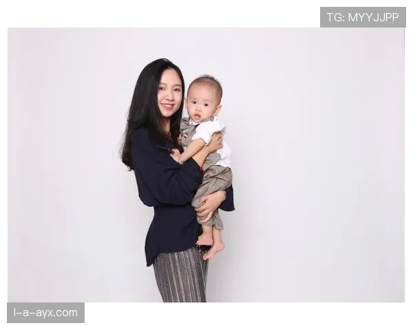 谌龙退役后住进月租八万的顶层复式,每天五点起床给儿子做辅食 谌龙退役后住进月租八万的顶层复式,每天五点起床给儿子做辅食